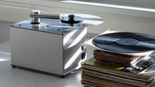 LP 스택이 있는 Pro-Ject VC-E 레코드 청소 기계