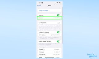 iOS 16의 Wi-Fi 네트워크 옵션 메뉴를 보여주는 스크린샷