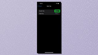 iPhone의 Back Tap 메뉴 내에서 강조 표시된 Double Tap 옵션을 보여주는 스크린샷