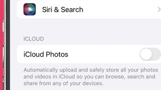 iCloud 옵션이 표시된 iPhone 화면