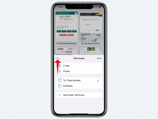 iOS 15 Safari의 탭 그룹 메뉴에서 편집을 가리키는 빨간색 화살표