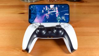 PS5 DualSense 및 iPhone 12