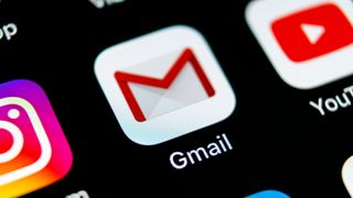 새 Gmail 계정을 만드는 방법에 대한 기사를 나타내는 Gmail 앱의 이미지