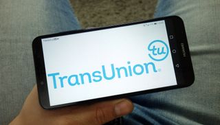 TransUnion으로 신용을 동결하는 방법