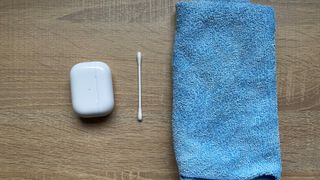 Apple Airpods Pro 청소에 필요한 장비 사진