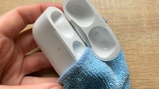 Apple Airpods Pro 케이스 청소