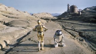 R2-D2와 C-3PO가 등장하는 스타워즈 장면