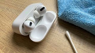 Apple Airpods Pro 청소에 필요한 청소 장비 사진