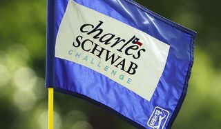 Charles Schwab Challenge PGA 토너먼트의 골프 깃발