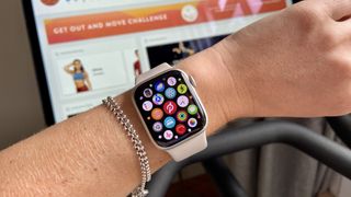 Apple Watch 7의 Peloton 앱 사진