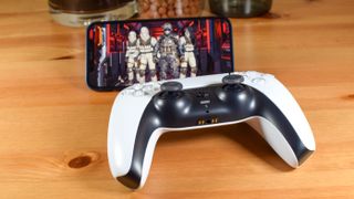 PS5 DualSense 및 iPhone 12