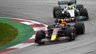 F1 French Grand Prix 라이브 스트림의 Max Verstappen과 Lewis Hamilton